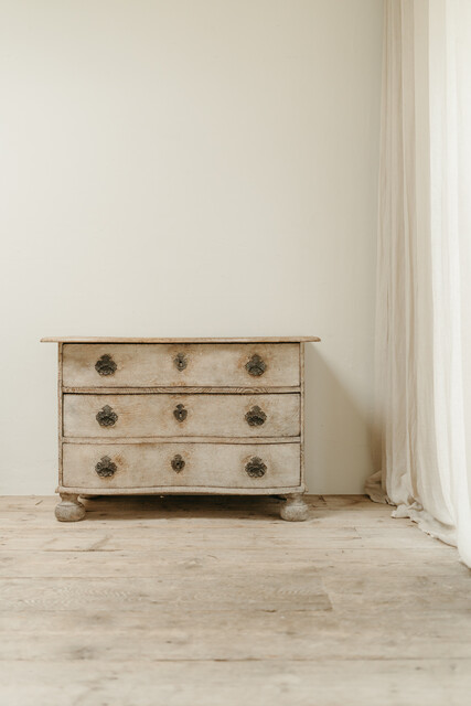 18th century French oak chest of drawers ... serpentineshape..