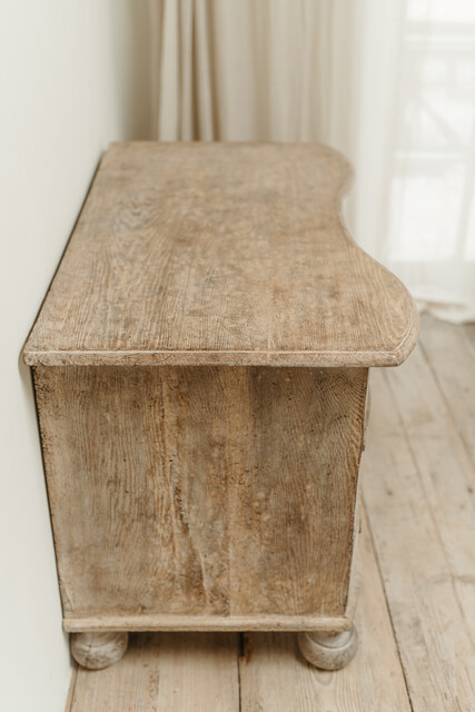 18th century French oak chest of drawers ... serpentineshape..