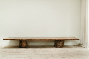 19th century oak table top, mounted on 2 treetrunks as xl coffee table ...