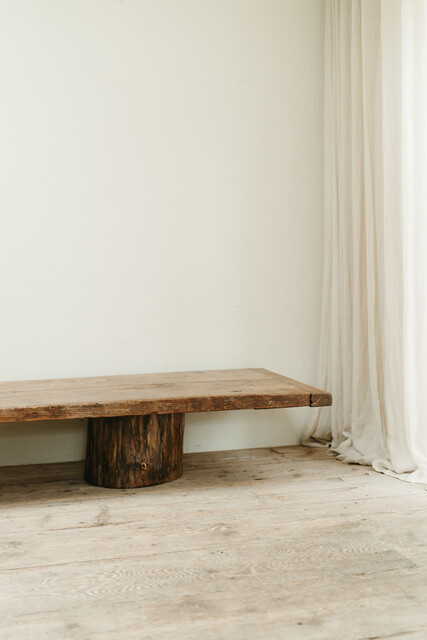 19th century oak table top, mounted on 2 treetrunks as xl coffee table ...