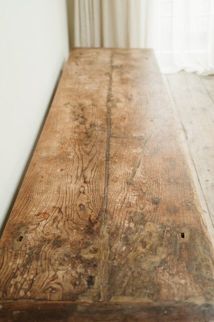 19th century oak table top, mounted on 2 treetrunks as xl coffee table ...