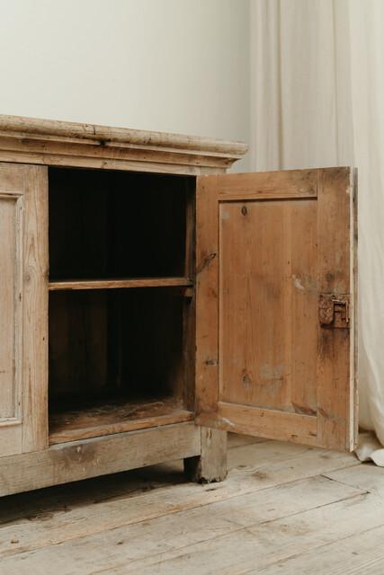 19th century Spanish chestnut enfilade ...