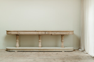 19th century Spanish pinewood shop counter ...