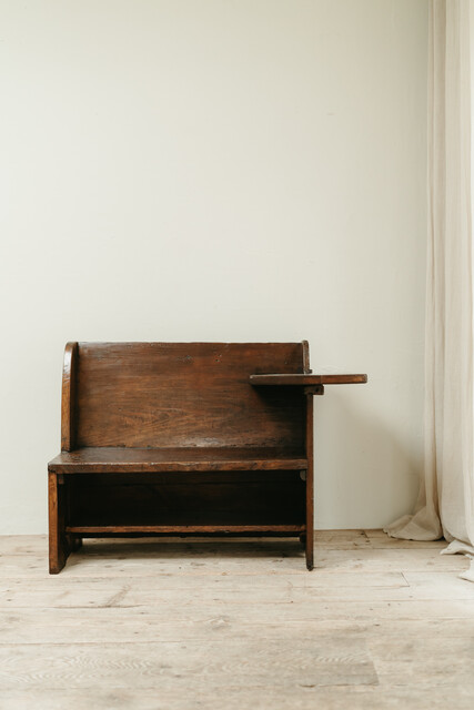 charming 19th century Italian bench ... small proportions ...