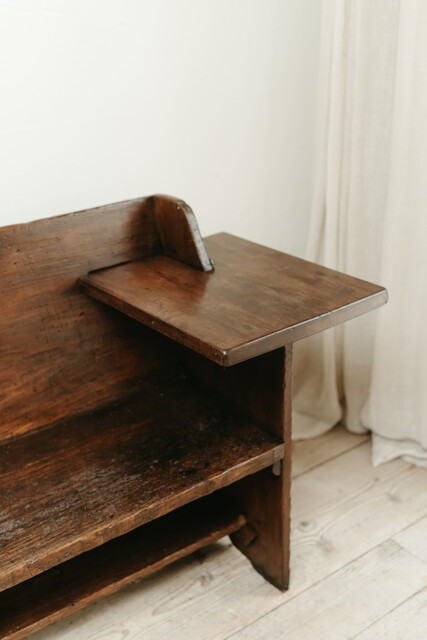 charming 19th century Italian bench ... small proportions ...