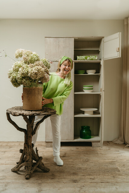 French oak and poplarwood 4doors cabinet ... 