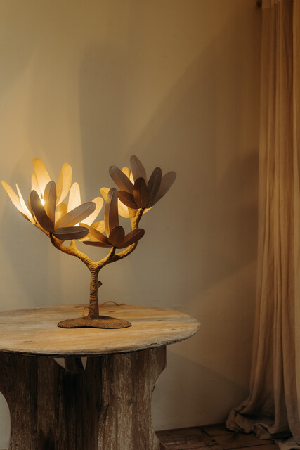 José Esteves leaflamp .. heartshape foot..