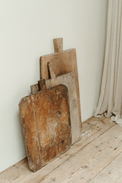 large breadboard ... lovely patina ...