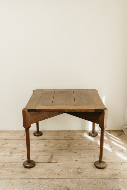 occasional oak table ... 