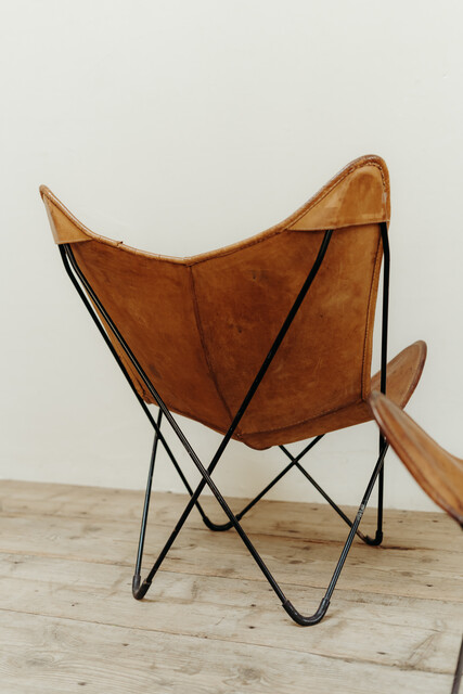 pair of vintage leather butterfly chairs ...