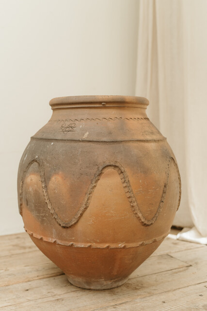 Spanish terra cotta urn ... 