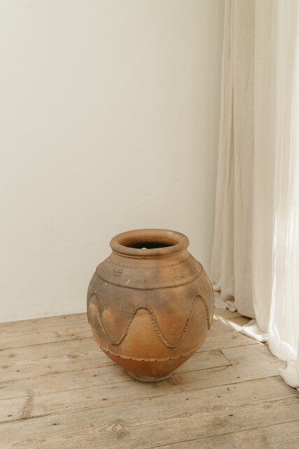 Spanish terra cotta urn ... 